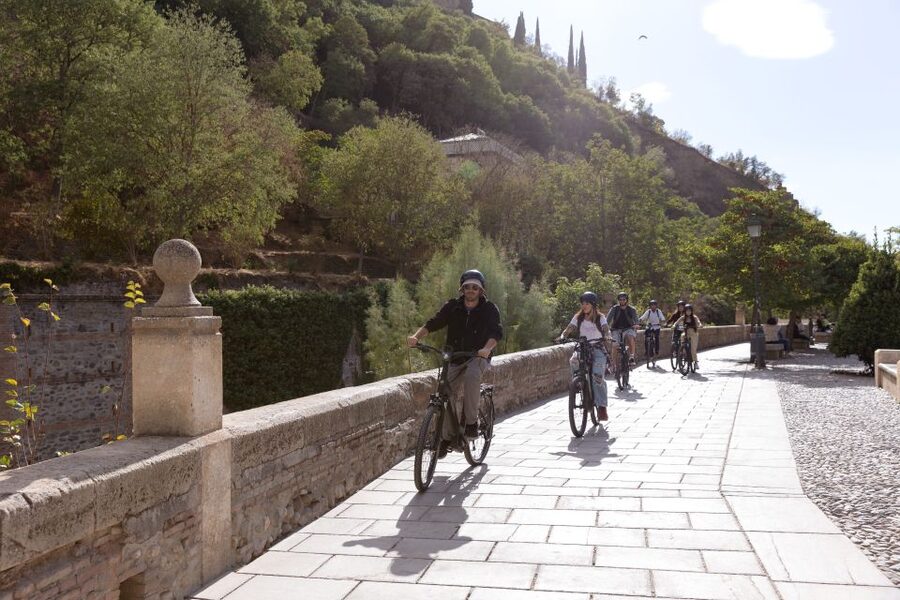 Granada: Albaicin and Sacromonte E-Bike Tour - Is two hours enough?