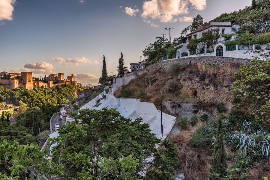 Granada: Albaicin and Sacromonte Evening Walking Tour - At a glance: what makes this walk worthwhile