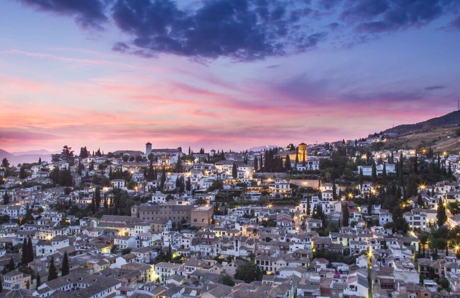 Granada: Albaicin and Sacromonte Evening Walking Tour - Plaza San Miguel Bajo and the Moorish quarter