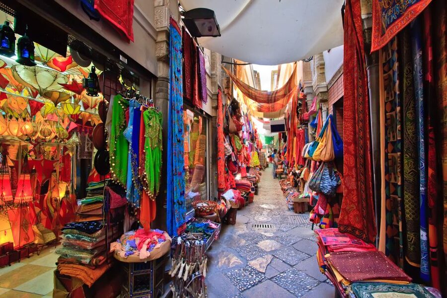 Granada: Albaicín and Sacromonte Walking Tour - Sacromonte’s cave homes and Roma culture