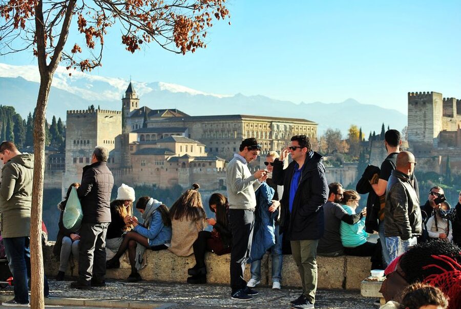 Granada: Albaicín, Sacromonte & Museum of Caves Walking Tour - The guides make the difference