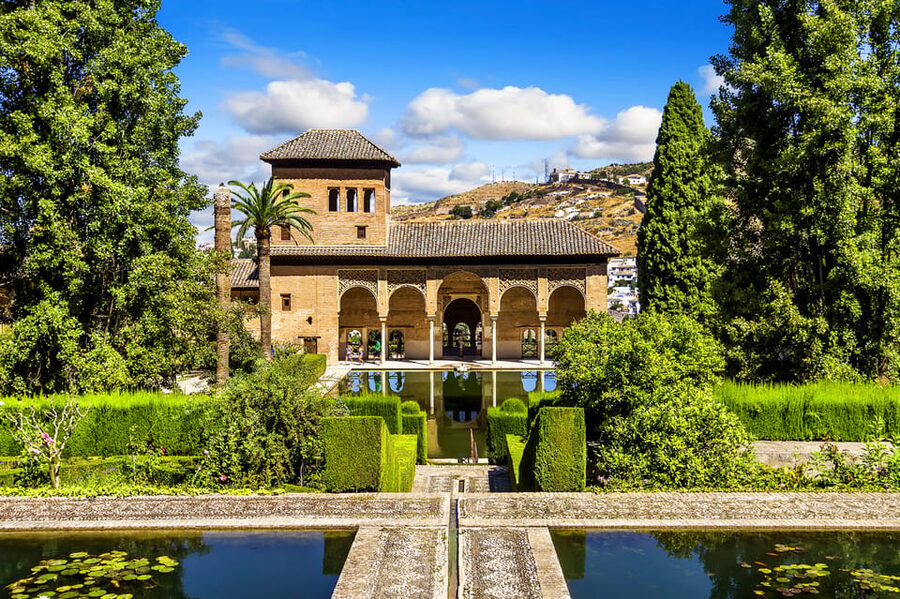 Granada: Alhambra and Albaicín Small Group Tour - Who Will Like This Tour Most?