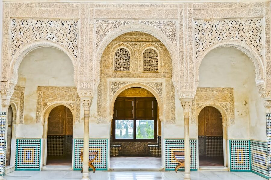 Granada: Alhambra and Albaicín Small Group Tour - The Break Between Alhambra and Albaicín