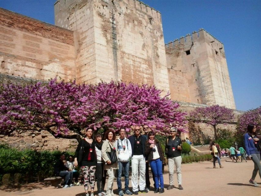 Granada Alhambra and Generalife Gardens Experience Tour - The Palace of Charles V, a Renaissance surprise