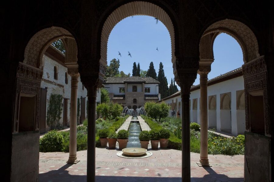 Granada Alhambra and Generalife Gardens Experience Tour - Pace, crowds, and group comfort