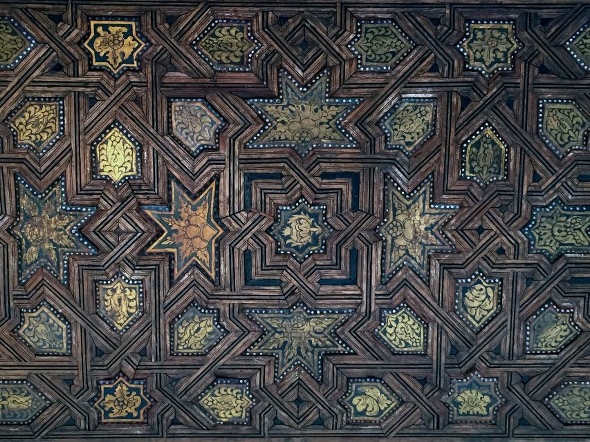 Granada: Alhambra and Generalife Gardens Guided Tour - Key points to know before you book