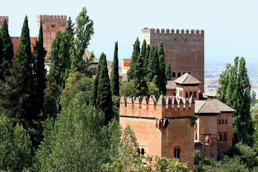 Granada: Alhambra and Generalife Gardens Guided Tour - The Alcazaba and the palace defenses