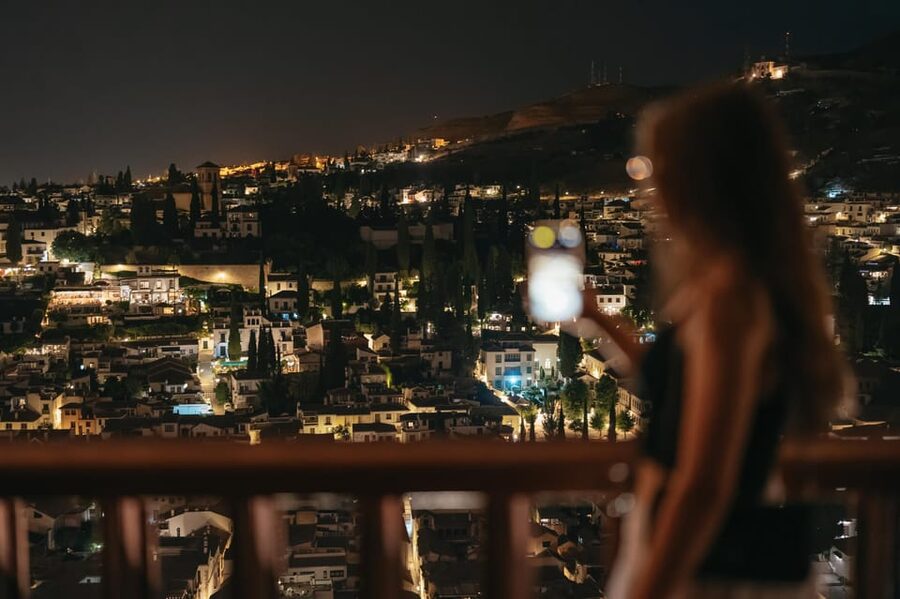 Granada: Alhambra and Nasrid Palaces Guided Tour at Night - Key points to know before booking