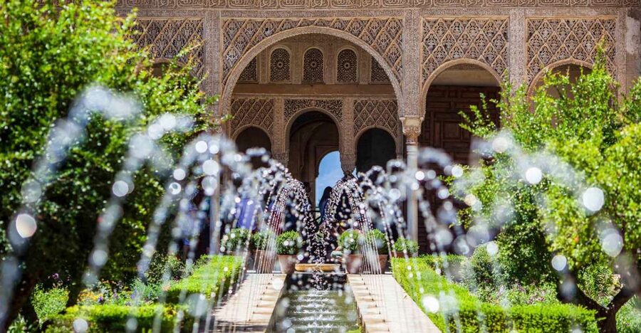 Granada: Alhambra Fast-Track Guided Tour - Generalife Gardens: fountains, shade, and royal retreat