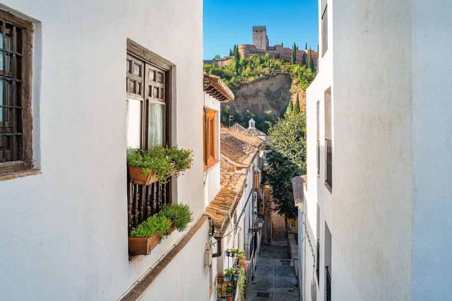 Granada: Alhambra Full Complex & Andalusi Monuments Tickets - The Maristán and Cuarto Real de Santo Domingo