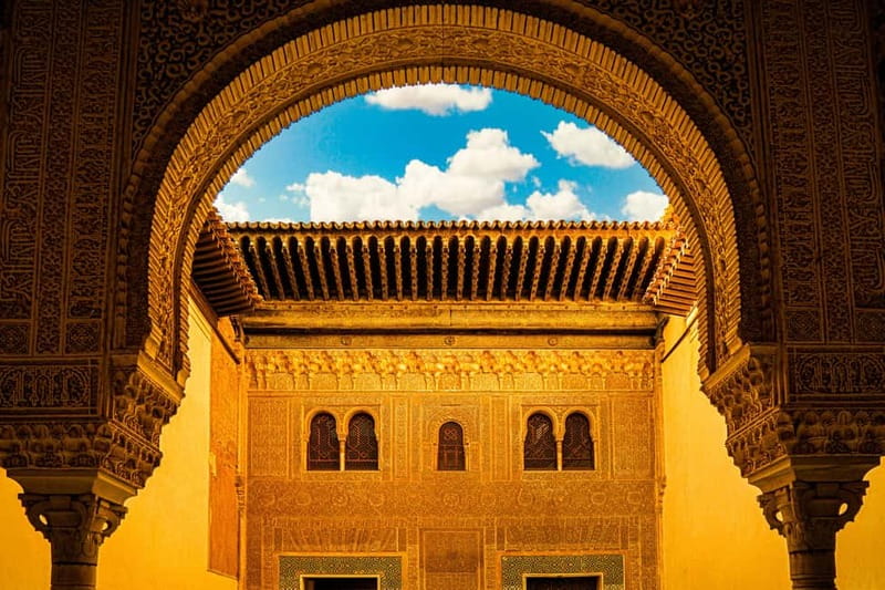 Granada: Alhambra, Generalife & Nasrid Palaces Guided Tour - Puerta del Vino and the route toward the palaces