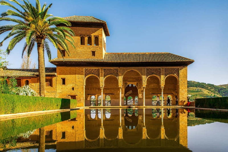 Granada: Alhambra, Generalife & Nasrid Palaces Guided Tour - Is $215 good value?