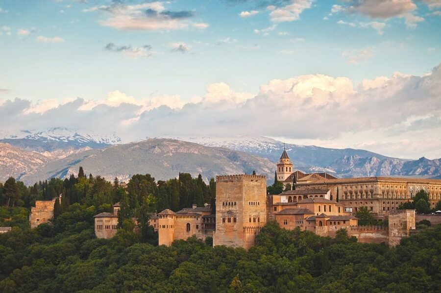 Granada: Alhambra Guided Tour with Nasrid Palaces - The Palace of Charles V and a Change in Style