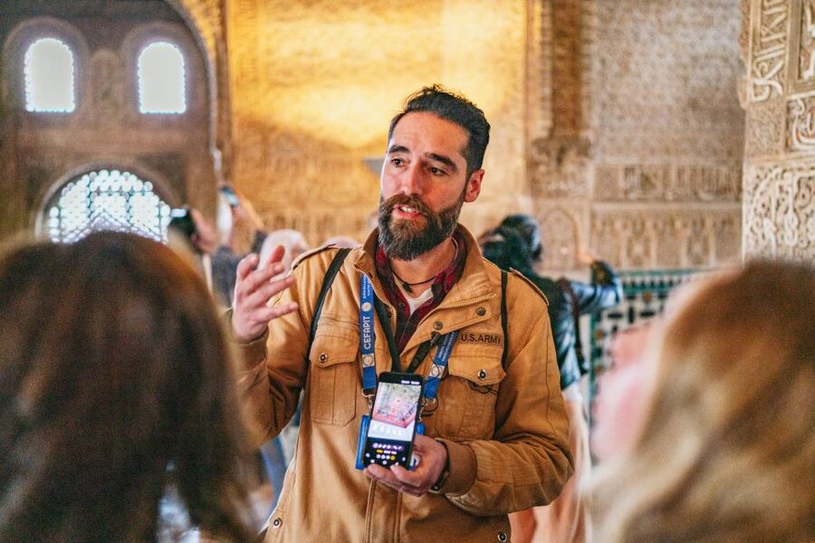 Granada: Alhambra Guided Tour with Nasrid Palaces & Gardens - The Alcazaba and its fortress views