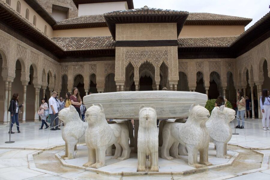 Granada: Alhambra Guided Tour with Nasrid Palaces - Starting at the Generalife and Its Gardens