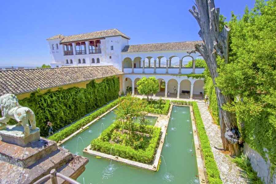 Granada: Alhambra, Nasrid, and Generalife Private Tour - Alcazaba views over Granada and the Darro River