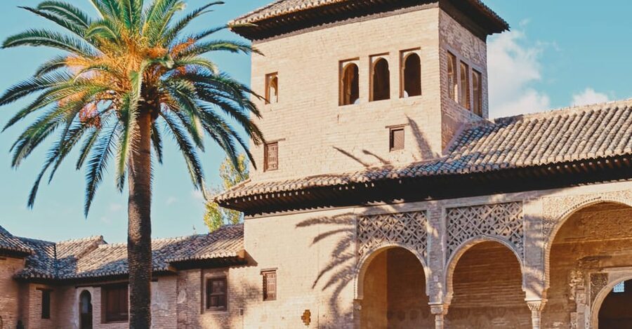 Granada: Alhambra & Nasrid Palaces Small Group Guided Tour - Communication, Meeting Point, and Practical Details