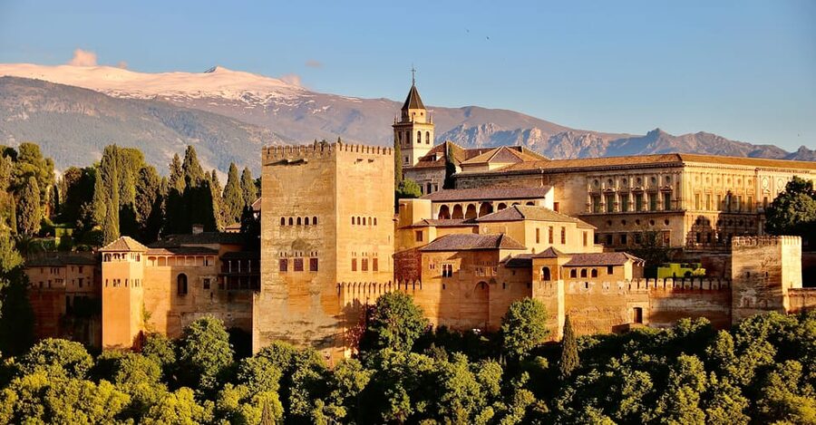 Granada: Alhambra & Nasrid Palaces Small Group Guided Tour - Entering the Alhambra Complex