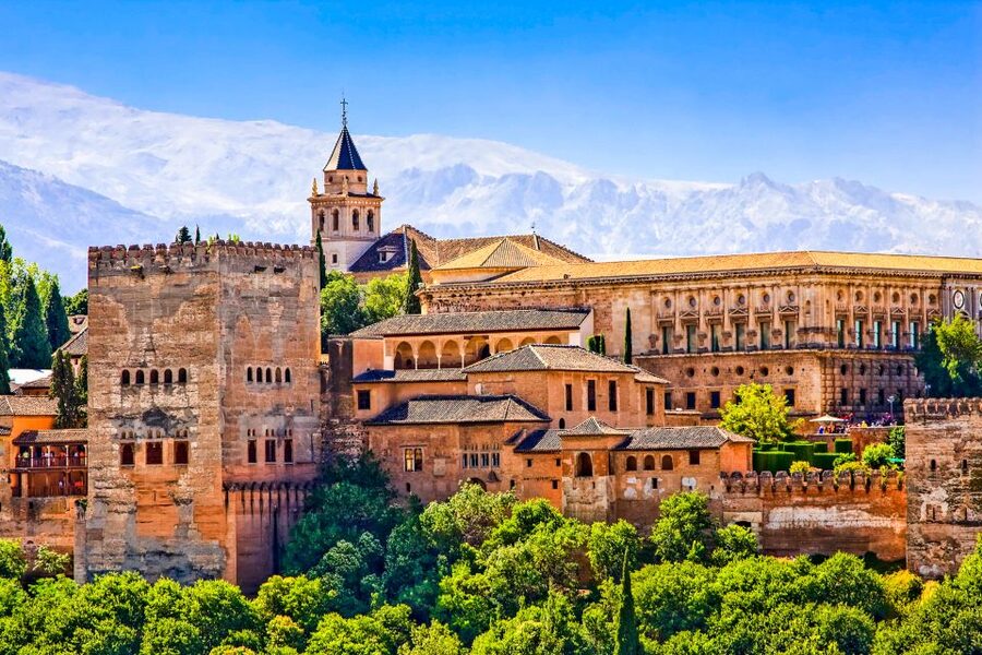 Granada: Alhambra & Nasrid Palaces Tour with Tickets - The Alcazaba and Torre de la Vela