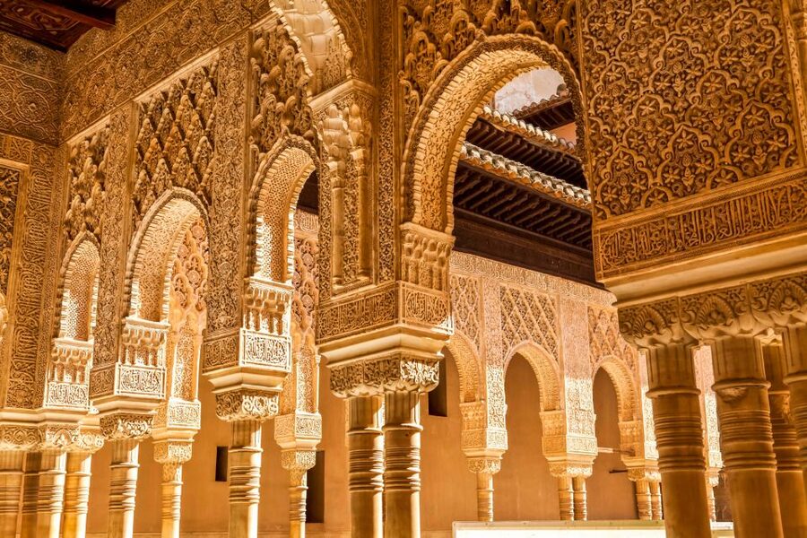 Granada: Alhambra & Nasrid Palaces Tour with Tickets - The Nasrid Palaces: the essential hour and a half