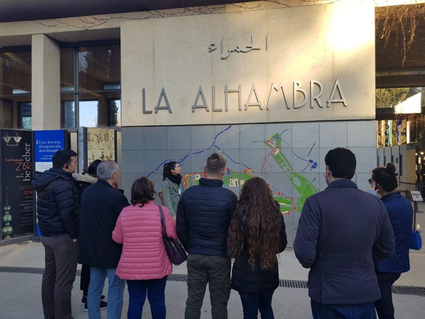 Granada: Alhambra Palace Guided Tour - Generalife Palace, 35 minutes of royal retreat