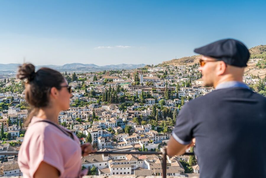 Granada: Alhambra Ticket and Guided Tour with Nasrid Palaces - Meeting at the Generalife ticket office