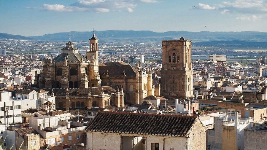 Granada: Cathedral and Royal Chapel Private tour with ticket - Meeting in Plaza Nueva