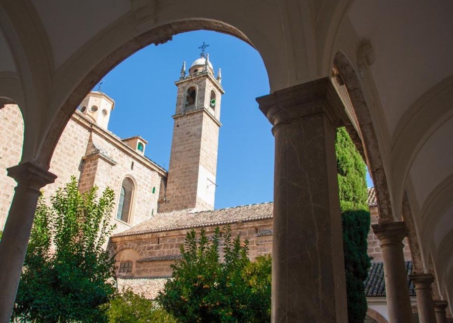 Granada: Cathedral, Royal Chapel & 5 Monuments Combo Ticket - What the audio guide adds