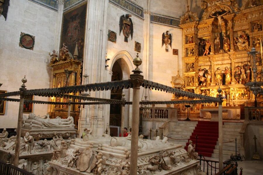 Granada: Cathedral & Royal Chapel Skip the Line Tour - Why these two monuments belong together