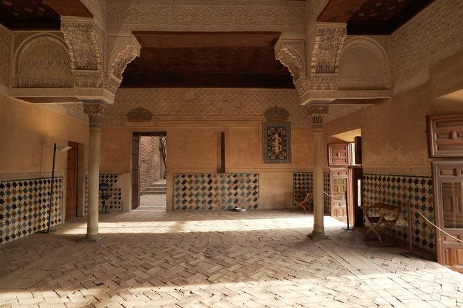 Granada Day Trip with Alhambra and Albaicin Tour from Seville - Final decision: book only the full Alhambra option