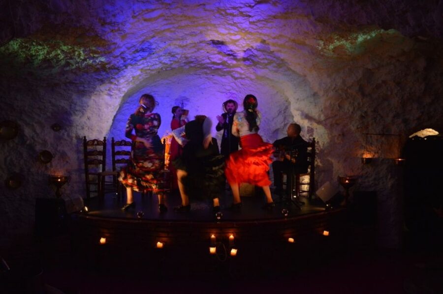Granada: Flamenco Show at Templo del Flamenco with Drink - Practical Advice for a Better Visit