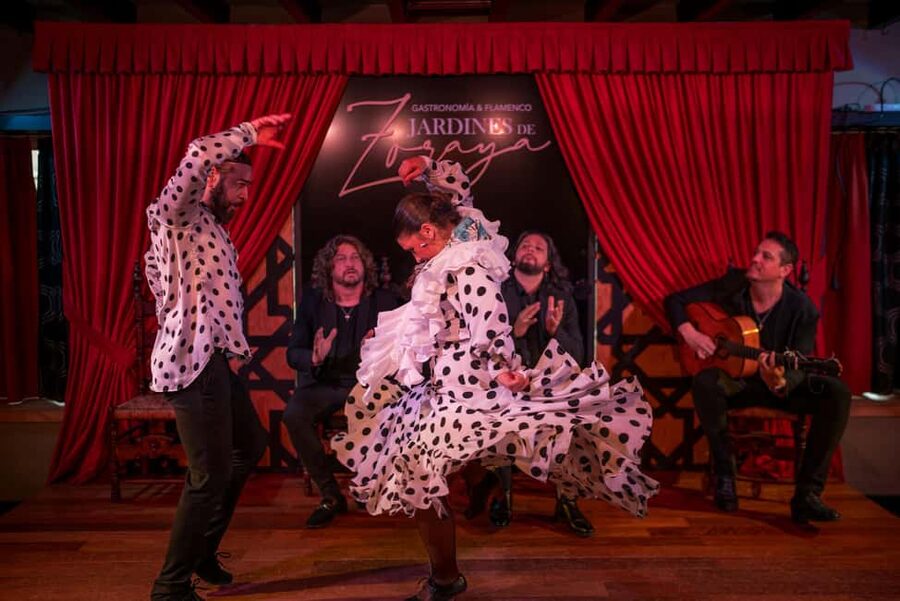 Granada: Flamenco Show in Albaycin - Jardines de Zoraya - A good match for couples, solo visitors, and families