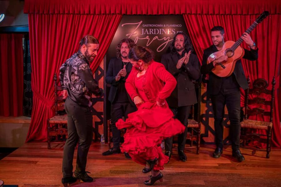 Granada: Flamenco Show in Albaycin - Jardines de Zoraya - Arriving at Calle Panaderos 32