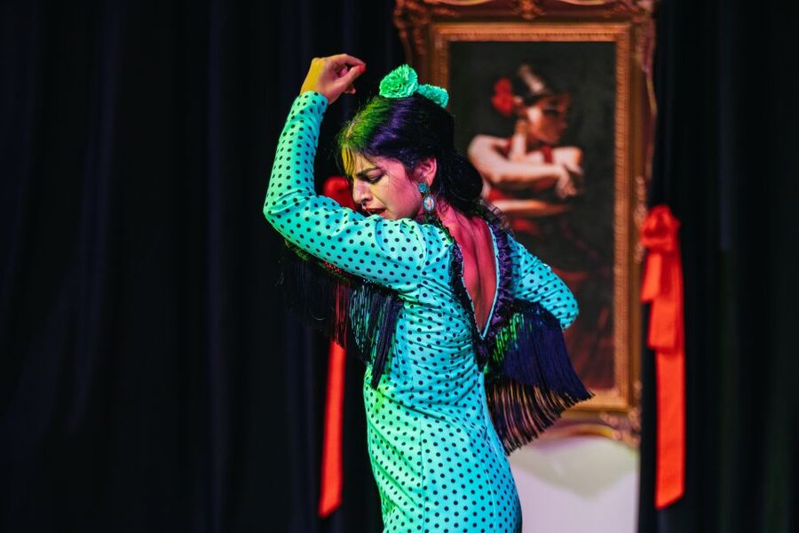 Granada: Flamenco Show in La Alboreá - Why the small theater works so well
