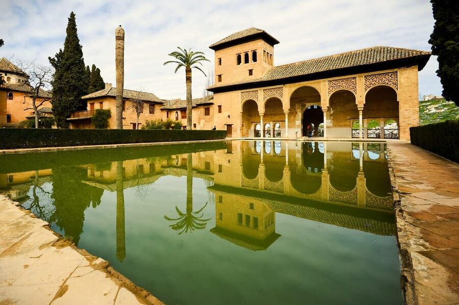 Granada: Full Alhambra Premium Guided Tour with Tickets - The Alcazaba and Torre de la Vela