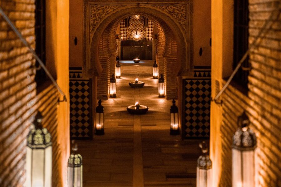 Granada: Hammam Al Ándalus with Massage - The hot, warm, and cold baths
