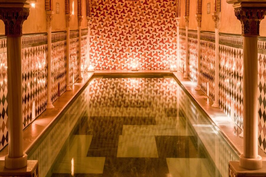 Granada: Hammam Al Ándalus with Massage - Steam, Andalusian music, and mint tea