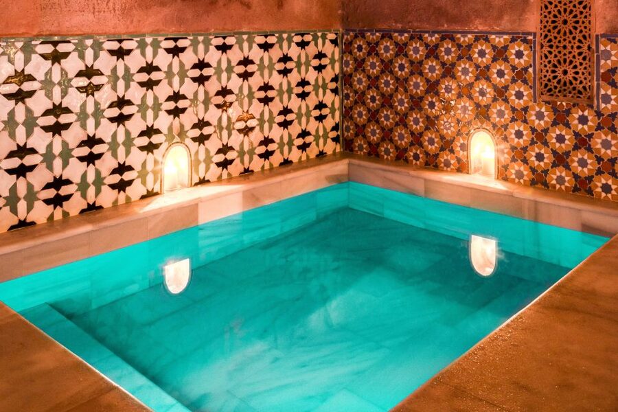 Granada: Hammam Al Ándalus with Massage - How the small group affects the visit