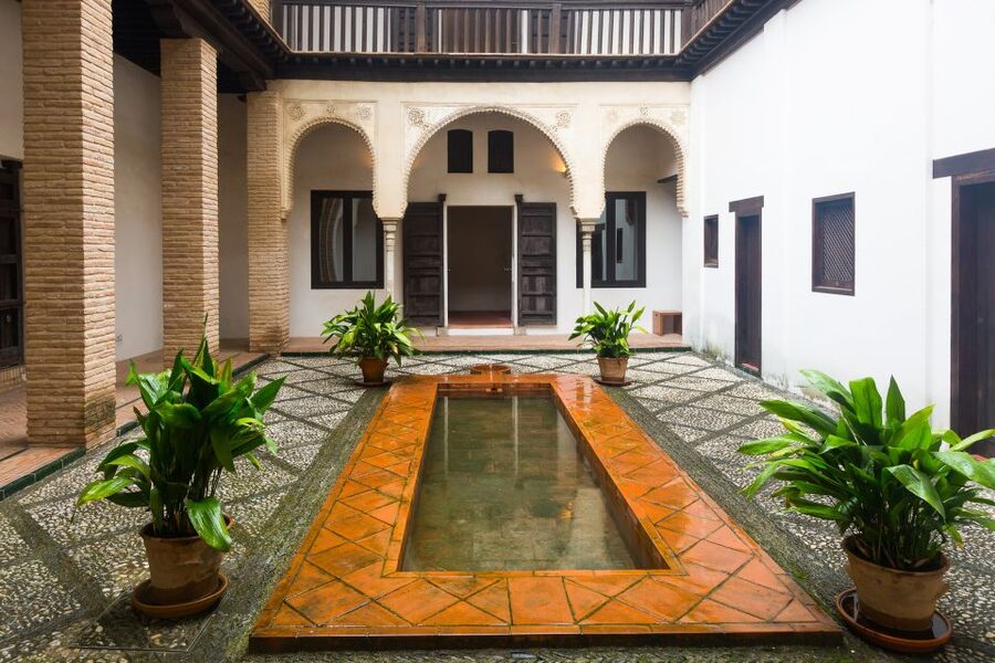 Granada: Moorish Monuments Entrance Tickets - The self-guided format: freedom with a thin layer of information