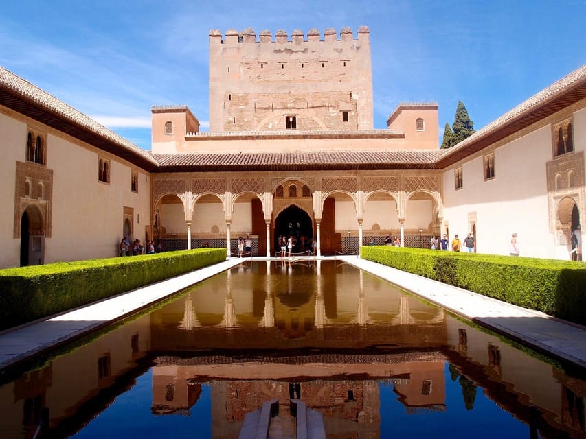 Granada: Tour of Alhambra, Generalife, and Nasrid Palaces - Why a guide helps inside the Alhambra