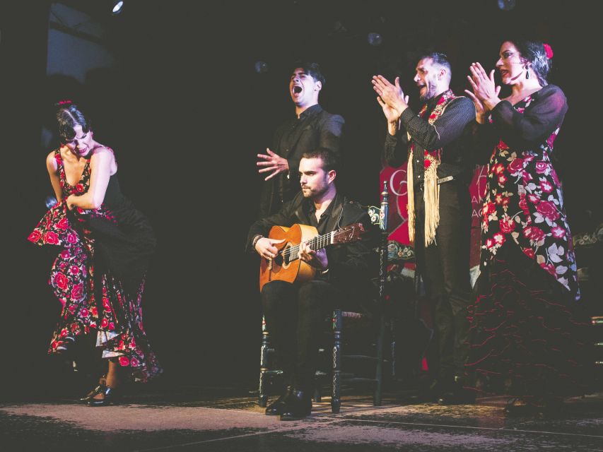 Granada: Traditional Flamenco Show at Tablao Casa Ana - The dancers: footwork, posture, and dramatic contrast