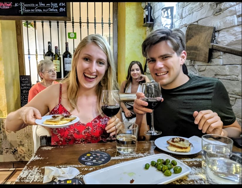 Granada: Walking Food Tour - Tapas and regional dishes at several stops