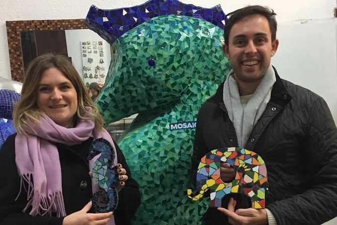 Guided Gaudí Trencadís Mosaic Workshop in Barcelona 2 Hours - The finishing step and the pickup issue