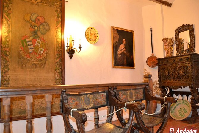 Guided Tour of Albarracín and Casa Noble - Portal de Molina: crossing an old entrance