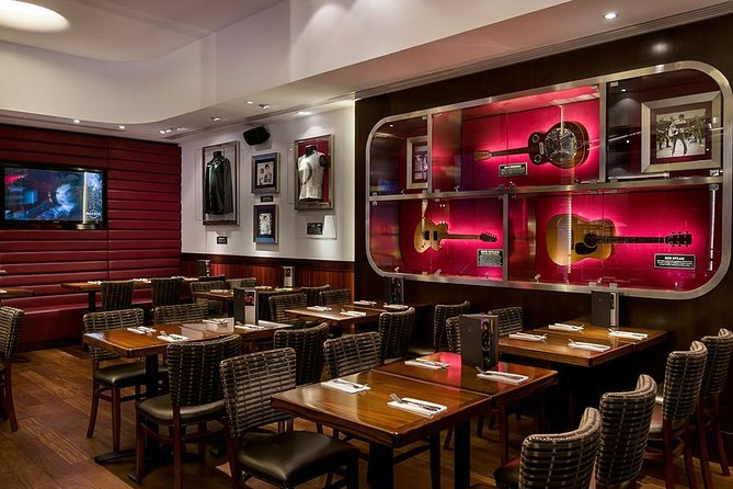 Hard Rock Cafe Barcelona with Set Lunch or Dinner - What happens when you arrive at Plaça de Catalunya