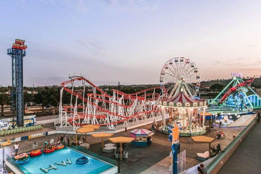 Holiday World Maspalomas Wooland Ticket - Shows, lights, and the evening atmosphere