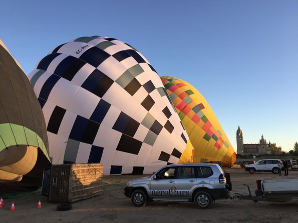 Hot-Air Balloon Ride over Segovia with Optional Transport from Madrid - The early start and meeting point in Segovia