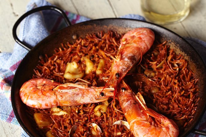 Interactive Paella & Market: Bottomless Wine & Rambla Views - Lunch with wine and Rambla views