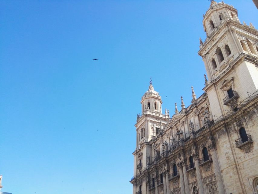 Jaén 2.5-Hour Tour: Cathedral, Arabs Baths and Old City - A brief stop at the Civil War refuge