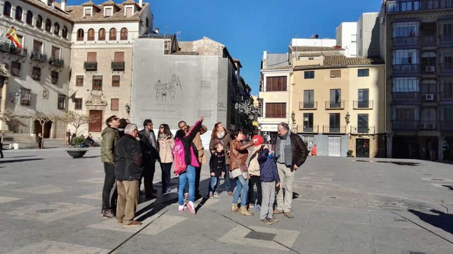 Jaén 2.5-Hour Tour: Cathedral, Arabs Baths and Old City - The Lagarto of Jaén in the Barrio de la Magdalena